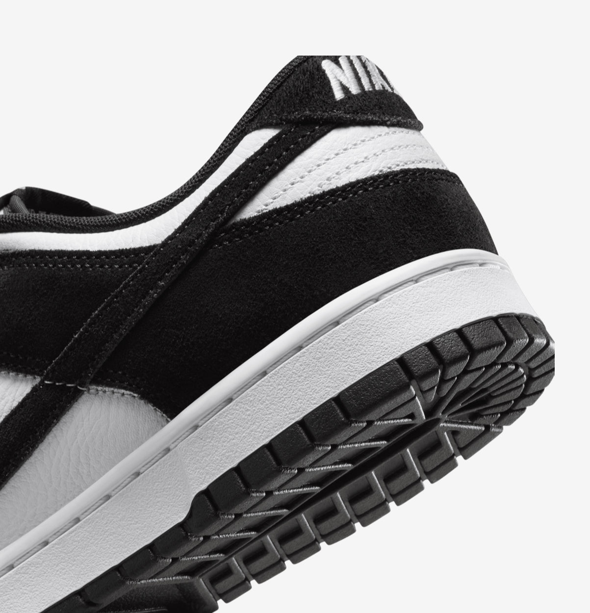 Shoe - Nike Dunk Low Retro