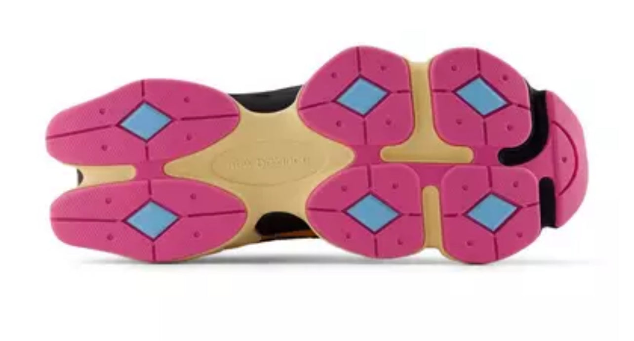 Shoe - New Balance 9060